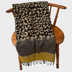 F&F One Size Acrylic Polyester Large Blanket Scarf 27" x 72" Gray Multi